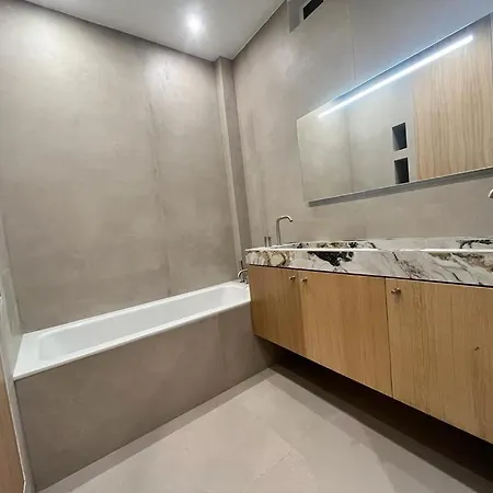 Design Pour 6 Personnes Pantheon Appartement Parijs